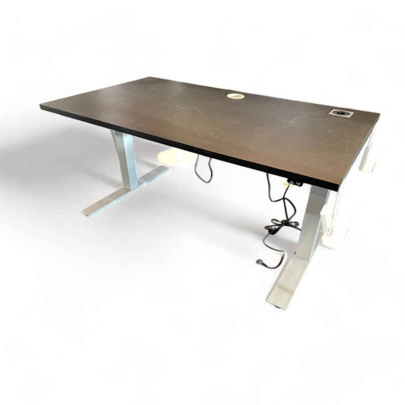 Skrivebord med elektrisk hevsenk i