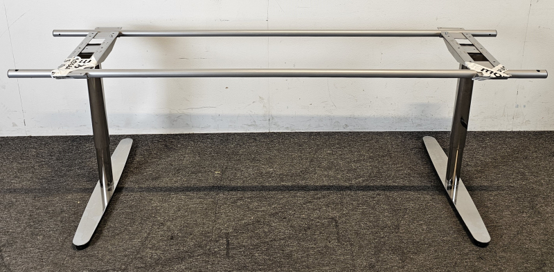 Understell til møtebord i krom fra