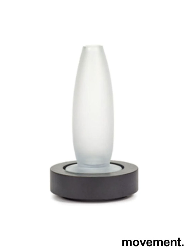 Solgt!Oppladbar bordlampe LED med vase - 1 / 4