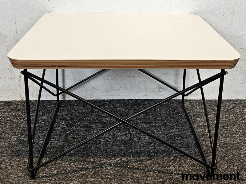 Solgt!Lite loungebord / lite sofabord i - 2 / 4