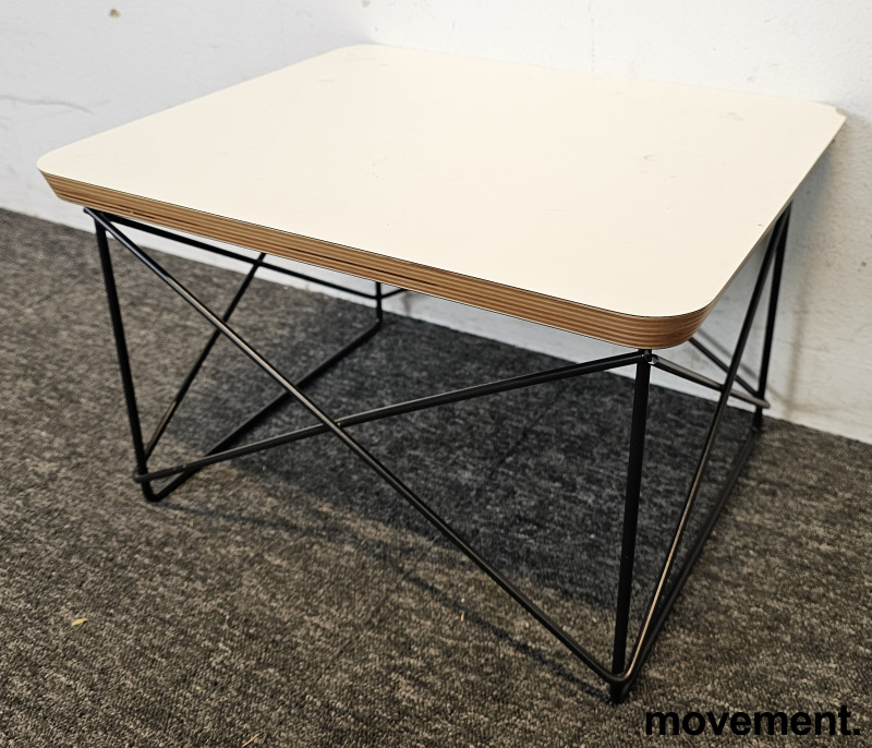 Solgt!Lite loungebord / lite sofabord i - 3 / 4