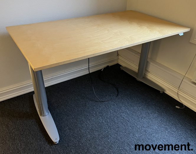 Solgt!Skrivebord med elektrisk hevsenk - 1 / 2