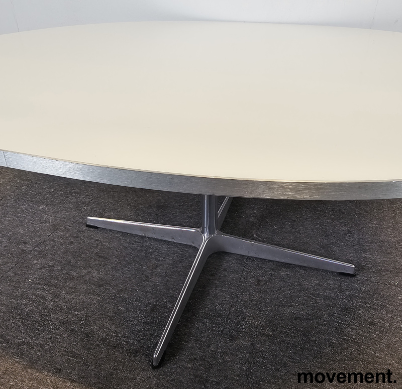 Solgt!Fritz Hansen møtebord / spisebord - 4 / 4