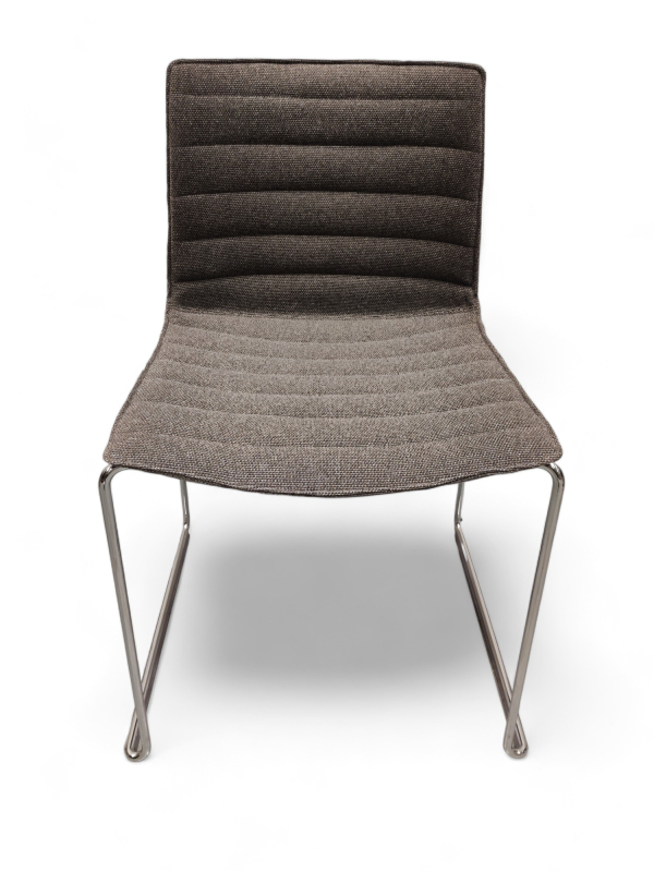 Arper Catifa 46 konferansestol i