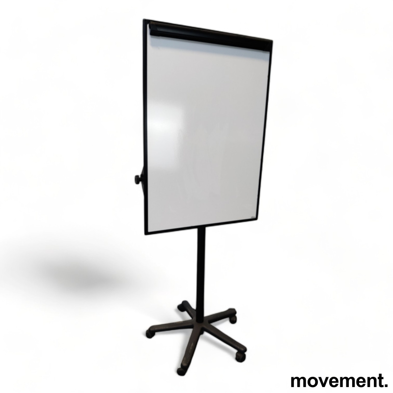 Solgt!Flipovertavle med whiteboard på - 1 / 2