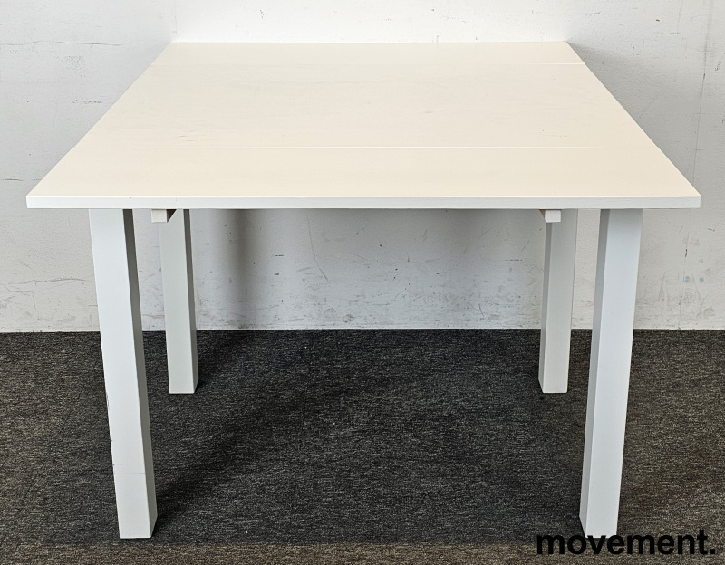 Solgt!Lite uttrekkbart spisebord i hvit - 3 / 4