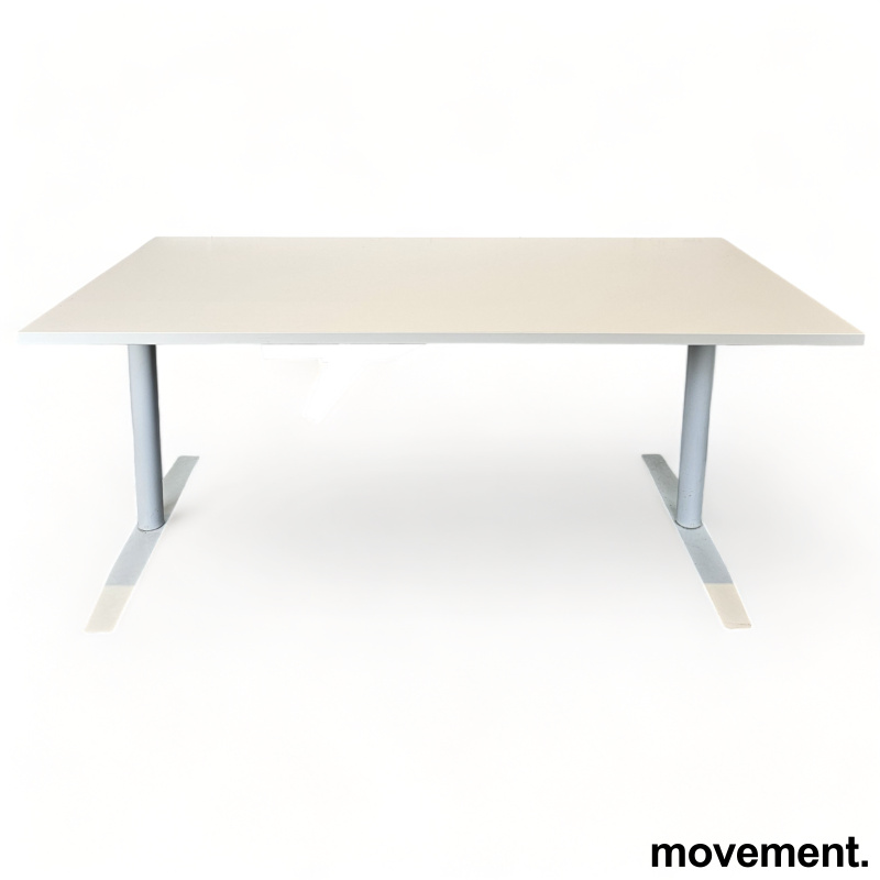 Solgt!Hevsenk skrivebord i hvit laminat / - 1 / 2