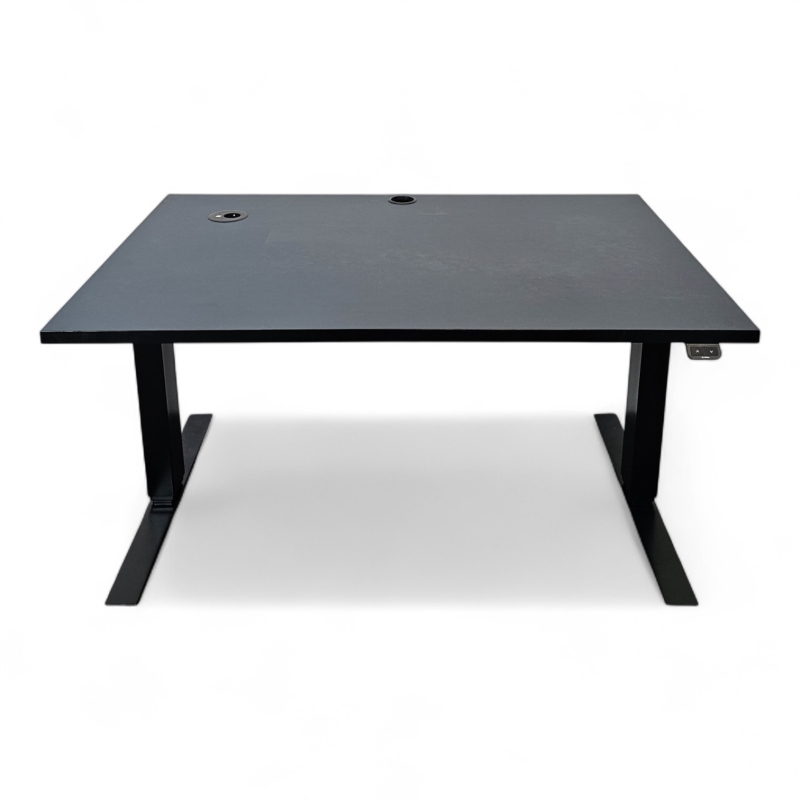 Skrivebord med elektrisk hevsenk i