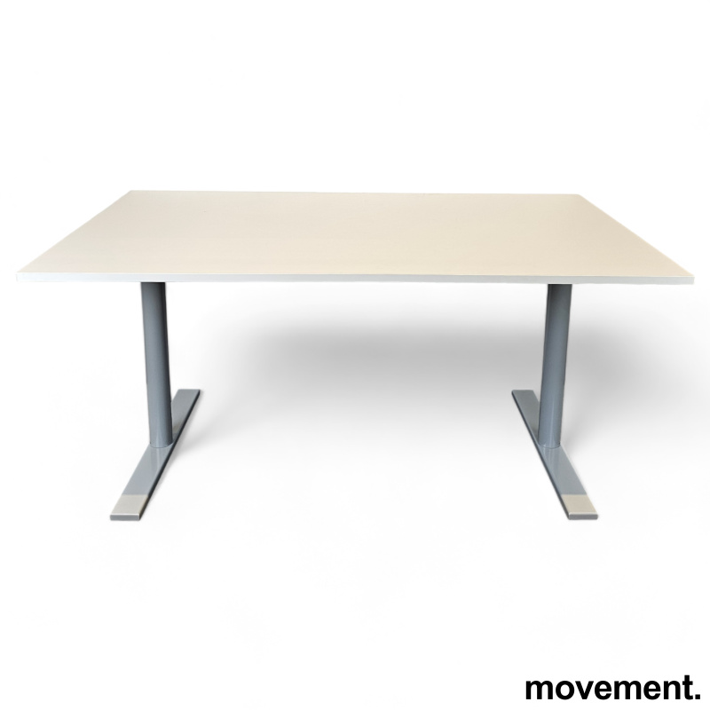 Solgt!Skrivebord / arbeidsbord i hvitt / - 1 / 2