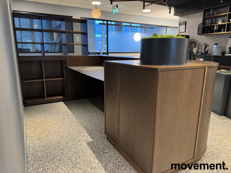 Solgt!Resepsjon i mørkbeiset eikefiner, - 3 / 5