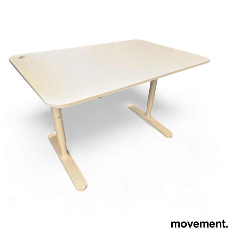 Solgt!IKEA Bekant skrivebord i hvitt, - 1 / 3