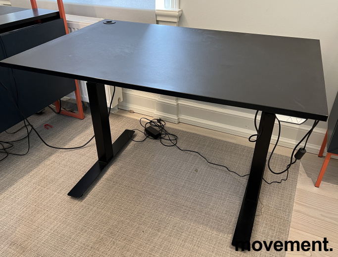 Solgt!Skrivebord med elektrisk hevsenk i - 2 / 3