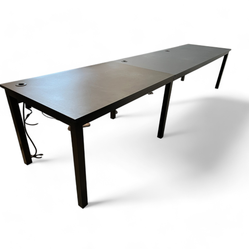 Skrivebord / arbeidsbord /