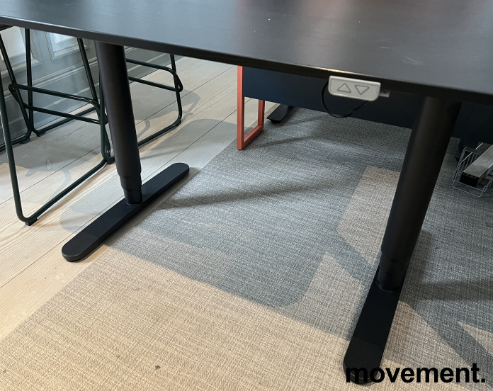Solgt!IKEA Bekant elektrisk hevsenk i - 2 / 2