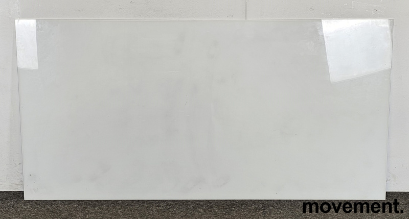 Whiteboard i hvitt glass fra