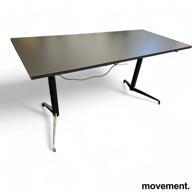 Solgt!Skrivebord med elektrisk hevsenk - 2 / 3