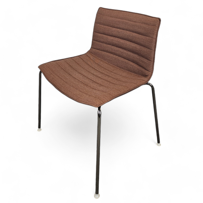 Arper Catifa 53 konferansestol med