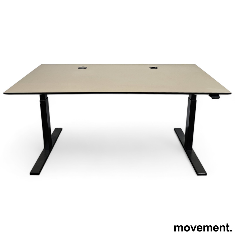 Solgt!Skrivebord med elektrisk - 1 / 4