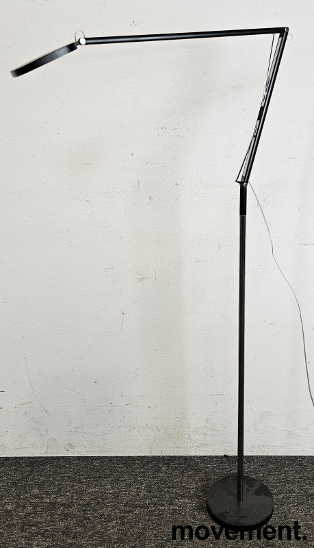 Solgt!Led stålampe / leselampe i sort fra - 2 / 3