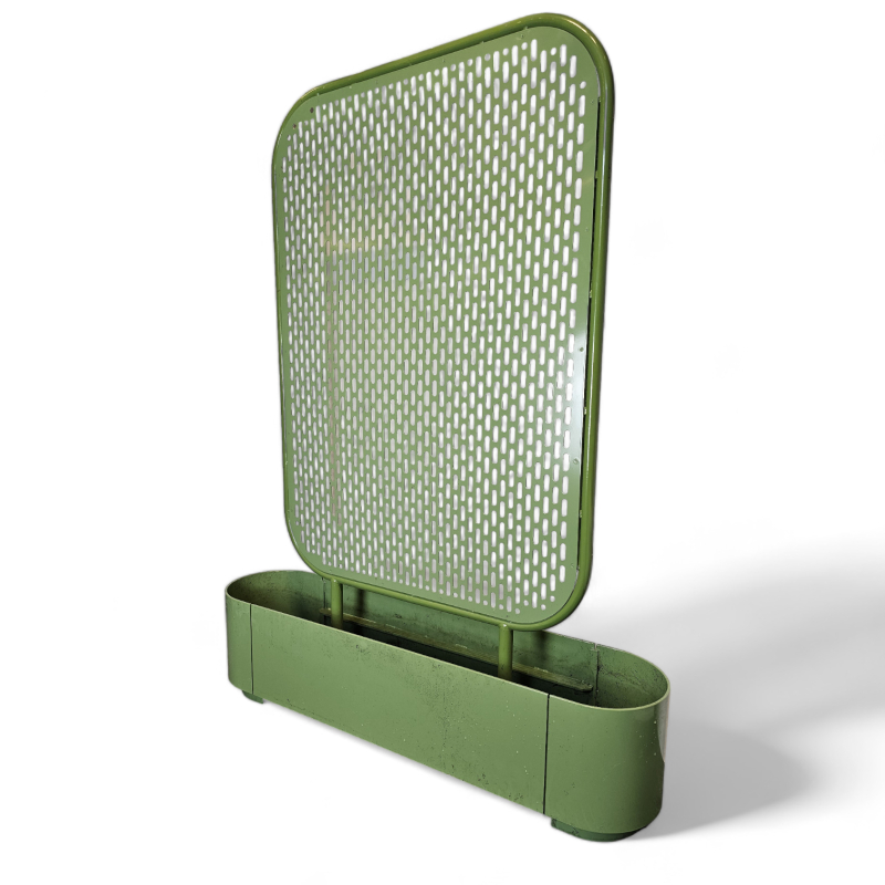 Pop plantekasse med byvegg fra