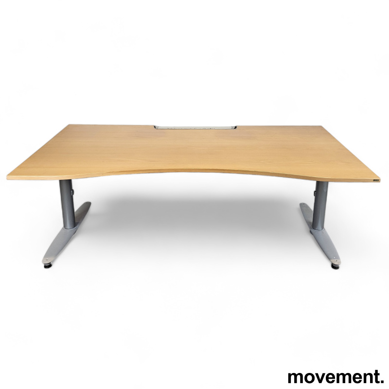 Skrivebord fra Kinnarps i bøk / - 1 / 2