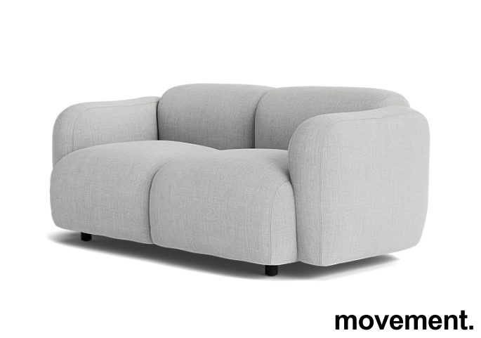 2-seter sofa i lyst grått stoff fra - 2 / 3