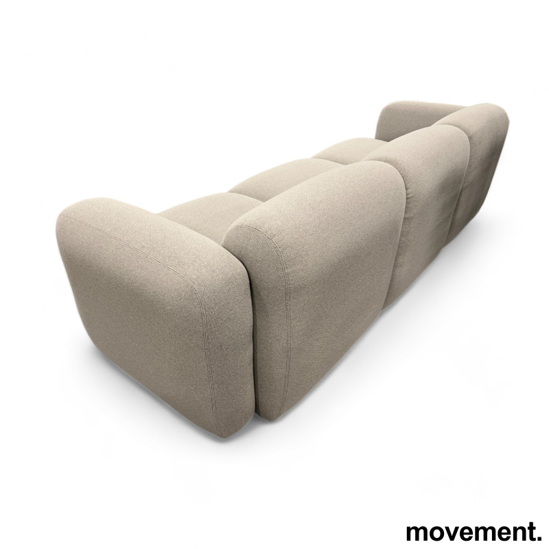 Solgt!3-seter sofa i lyst grått stoff fra - 2 / 3