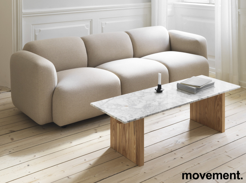 3-seter sofa i lyst grått stoff fra - 3 / 5