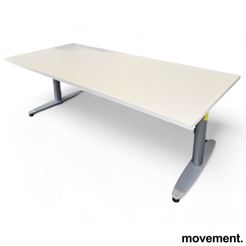 Solgt!Skrivebord uten hevsenk fra - 2 / 2