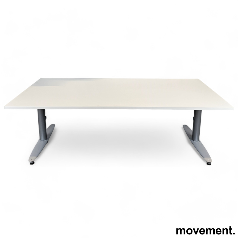 Solgt!Skrivebord uten hevsenk fra - 1 / 2