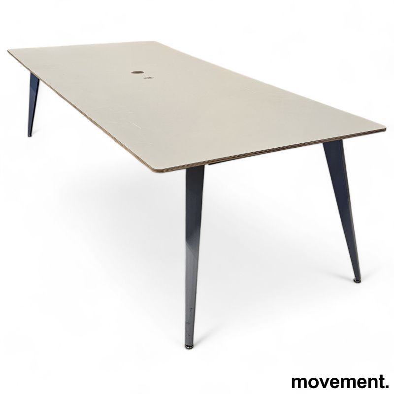 Konferansebord / møtebord / - 2 / 4