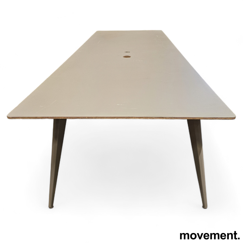 Konferansebord / møtebord / - 3 / 4
