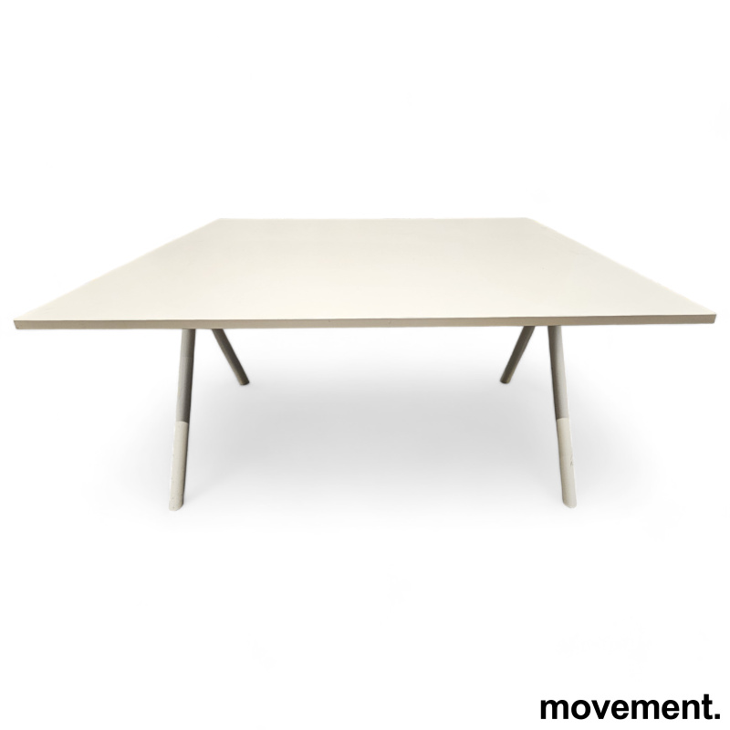 Konferansebord / møtebord i hvit - 1 / 2