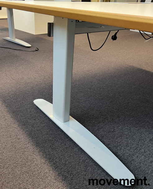 Skrivebord med elektrisk hevsenk i - 4 / 4