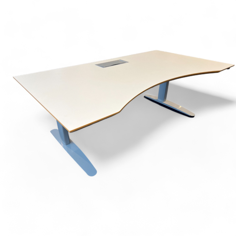 Skrivebord med elektrisk hevsenk i