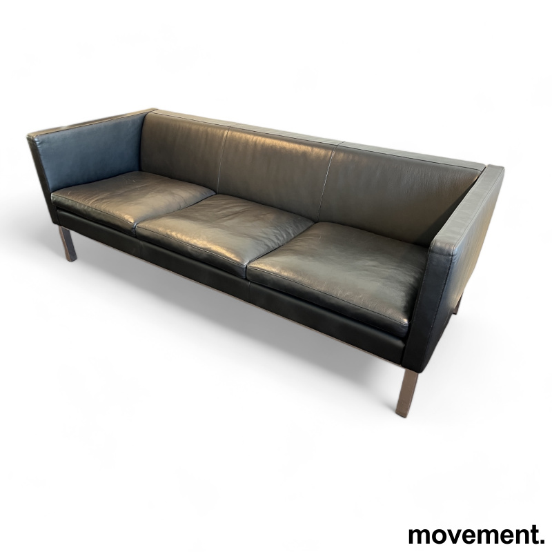 3-seter sofa i sort skinn fra Erik - 2 / 2