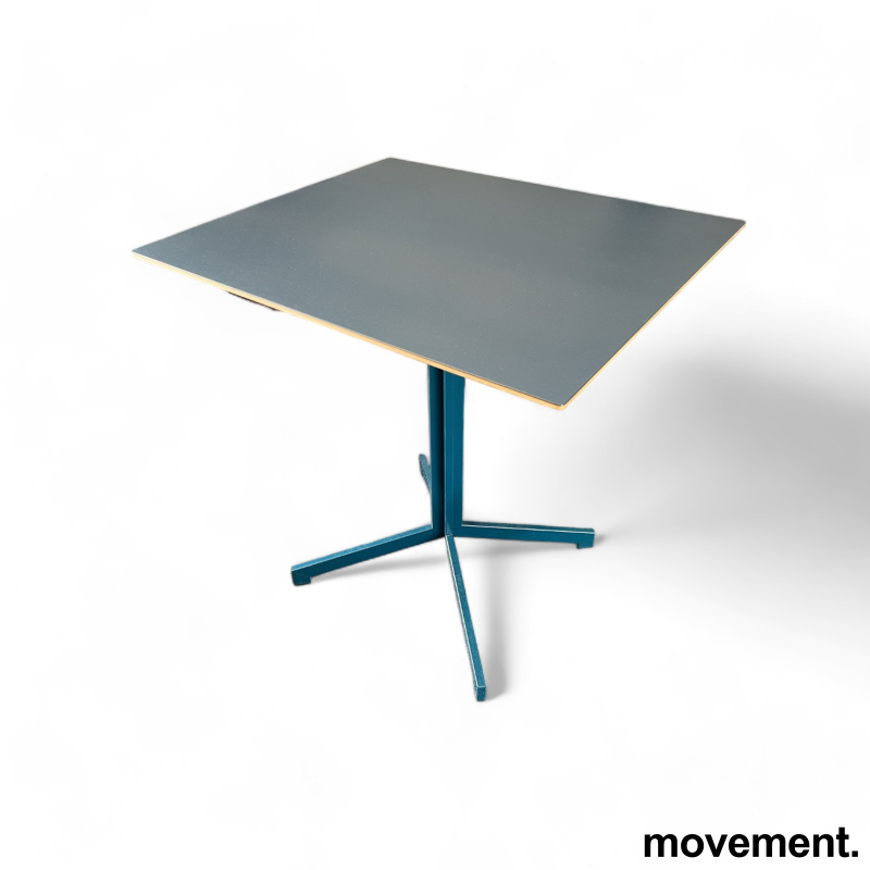 Kantinebord / kafebord i mørk blå - 1 / 2