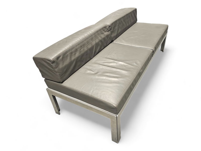 B&B Italia 3seter sofa i grått