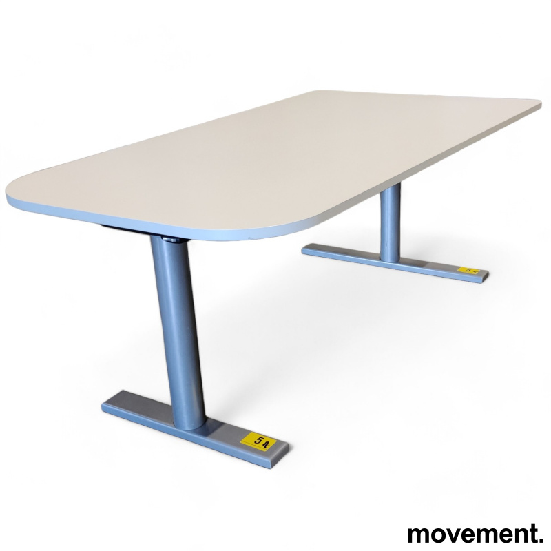 Trapesformet møtebord i hvitt, - 3 / 3