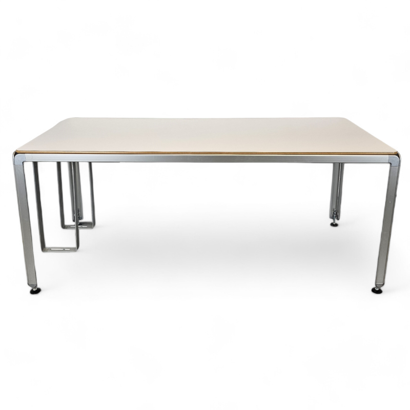 Rektangulært skrivebord fra Montana