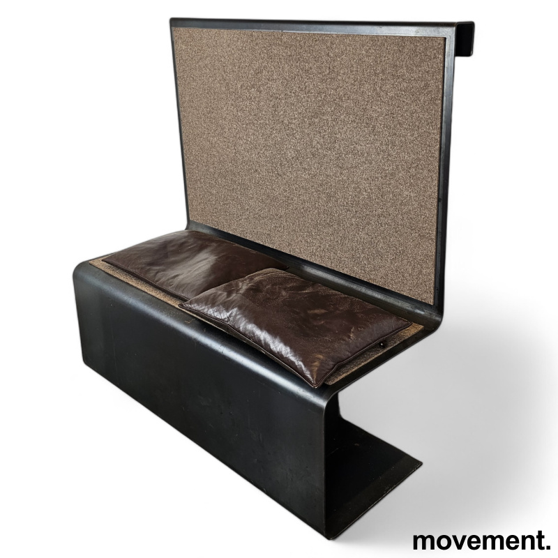 Kantinesofa / spisesofa i stål / - 1 / 2