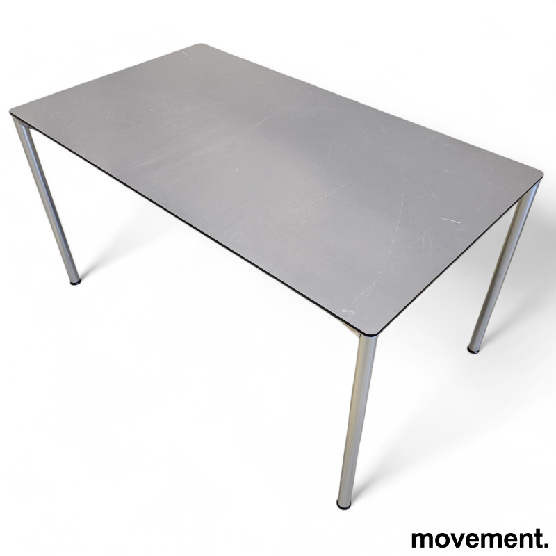 Solgt!Skrivebord / kantinebord i grått - 3 / 4