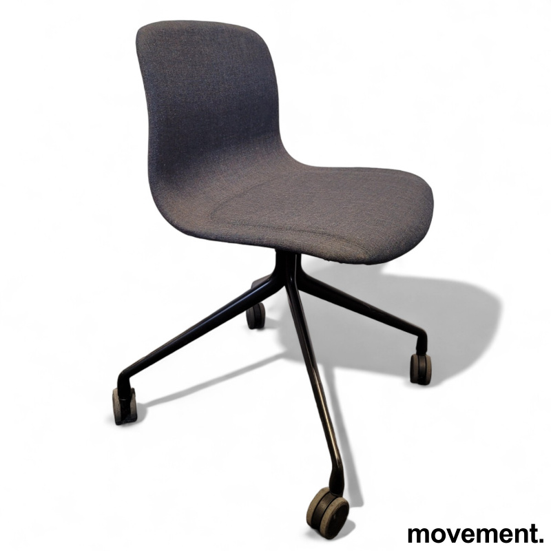 Hay About a chair AAC15 - 2 / 3
