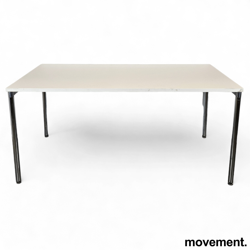 Skrivebord / kantinebord i hvit / - 1 / 4