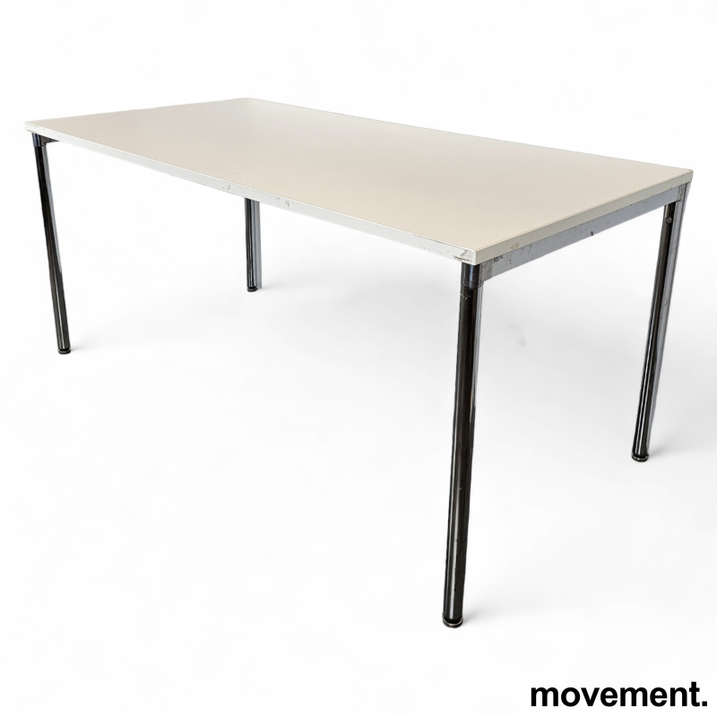 Skrivebord / kantinebord i hvit / - 2 / 4