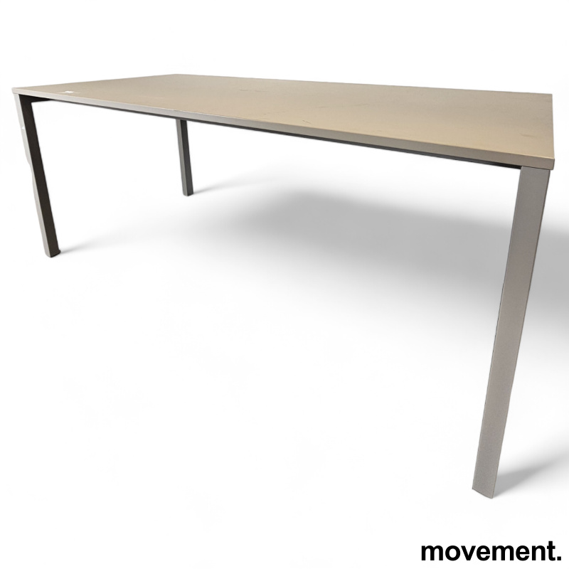 Skrivebord / arbeidsbord / - 2 / 2