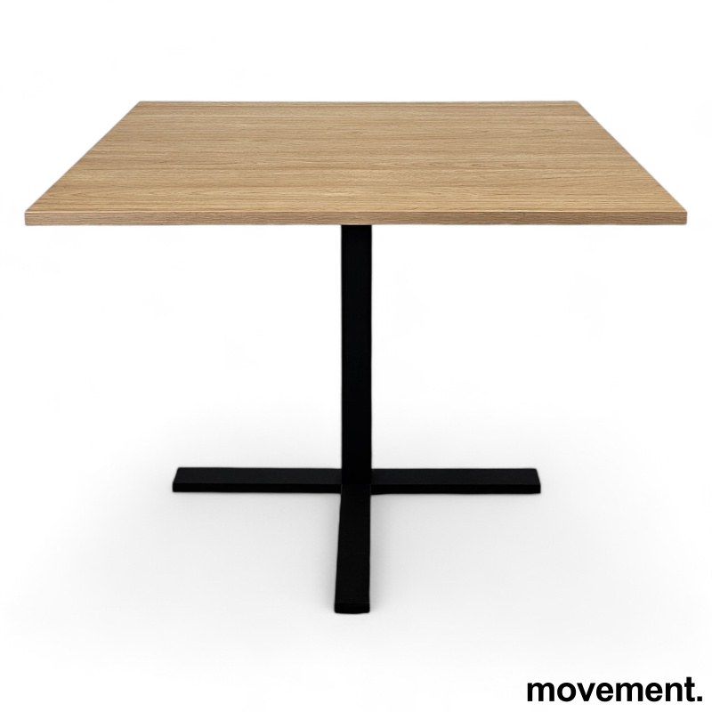 Solgt!Kantinebord / kafebord i eik - 1 / 2