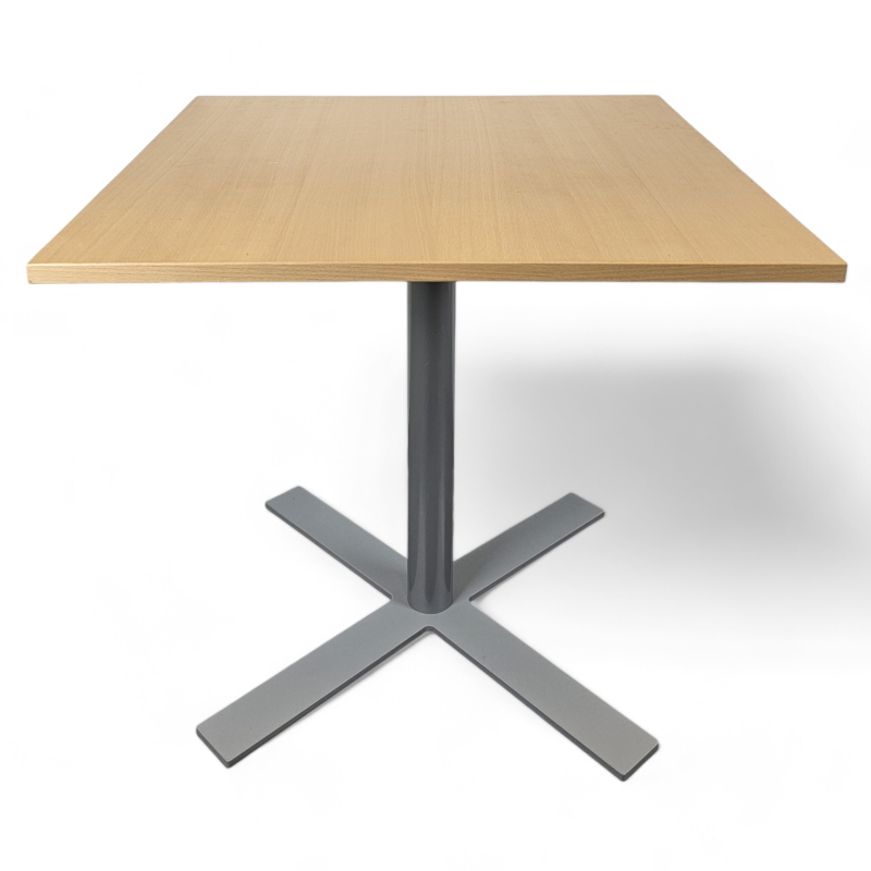 Lite møtebord / kantinebord i bøk /