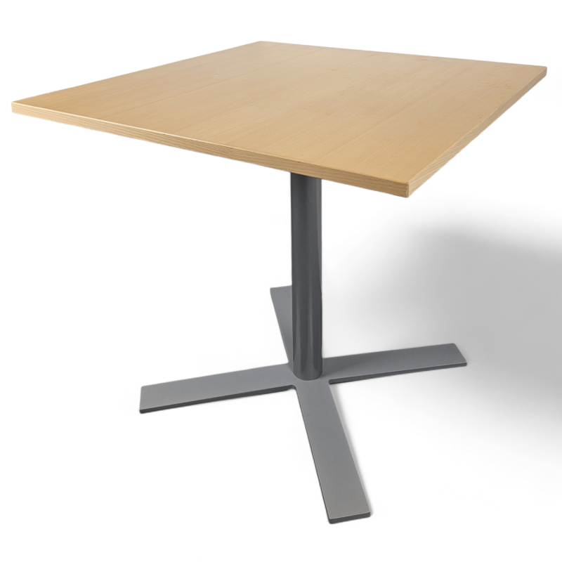 Lite møtebord / kantinebord i bøk /