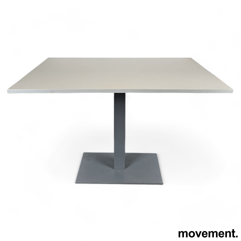 Solgt!Kantinebord / spisebord fra Pedrali - 1 / 2